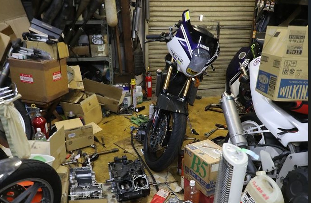 ミッション修理中のフロントーサ号