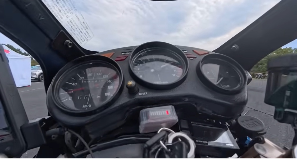 ライダー違います